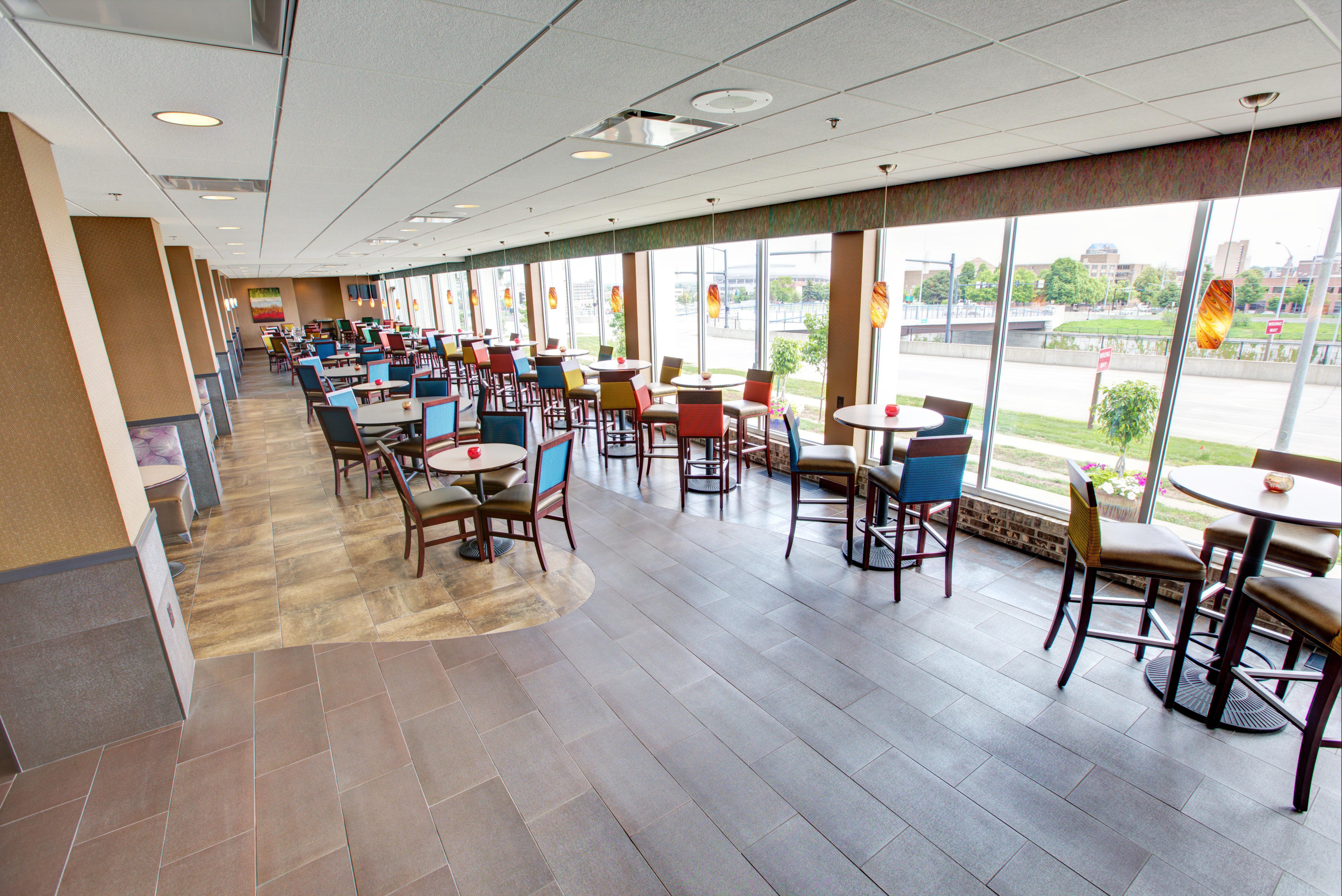 Holiday Inn Des Moines-Downtown-Mercy Campus By Ihg Ngoại thất bức ảnh